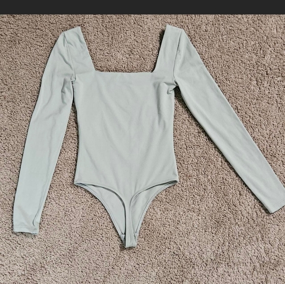Babaton Square Neck Long Sleeve Bodysuit in Light Green - Picture 3 of 9